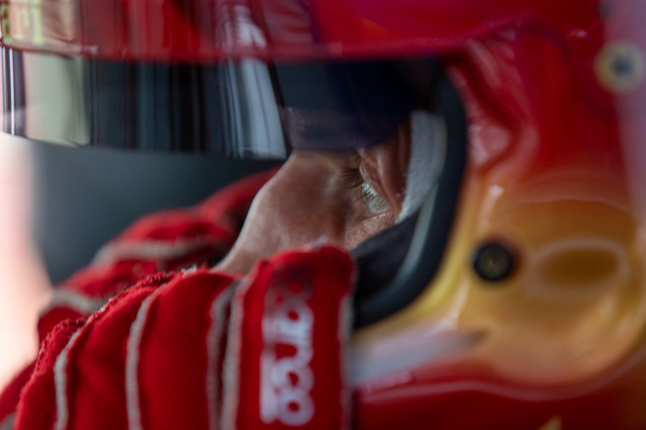 L8-Night Event am Lausitzring L8-Night am Lausitzring: Erfolgreiches Event mit Technikinteressierten, Familien, Maskottchen Loona und Gast Peter Escher auf der Rennstrecke.