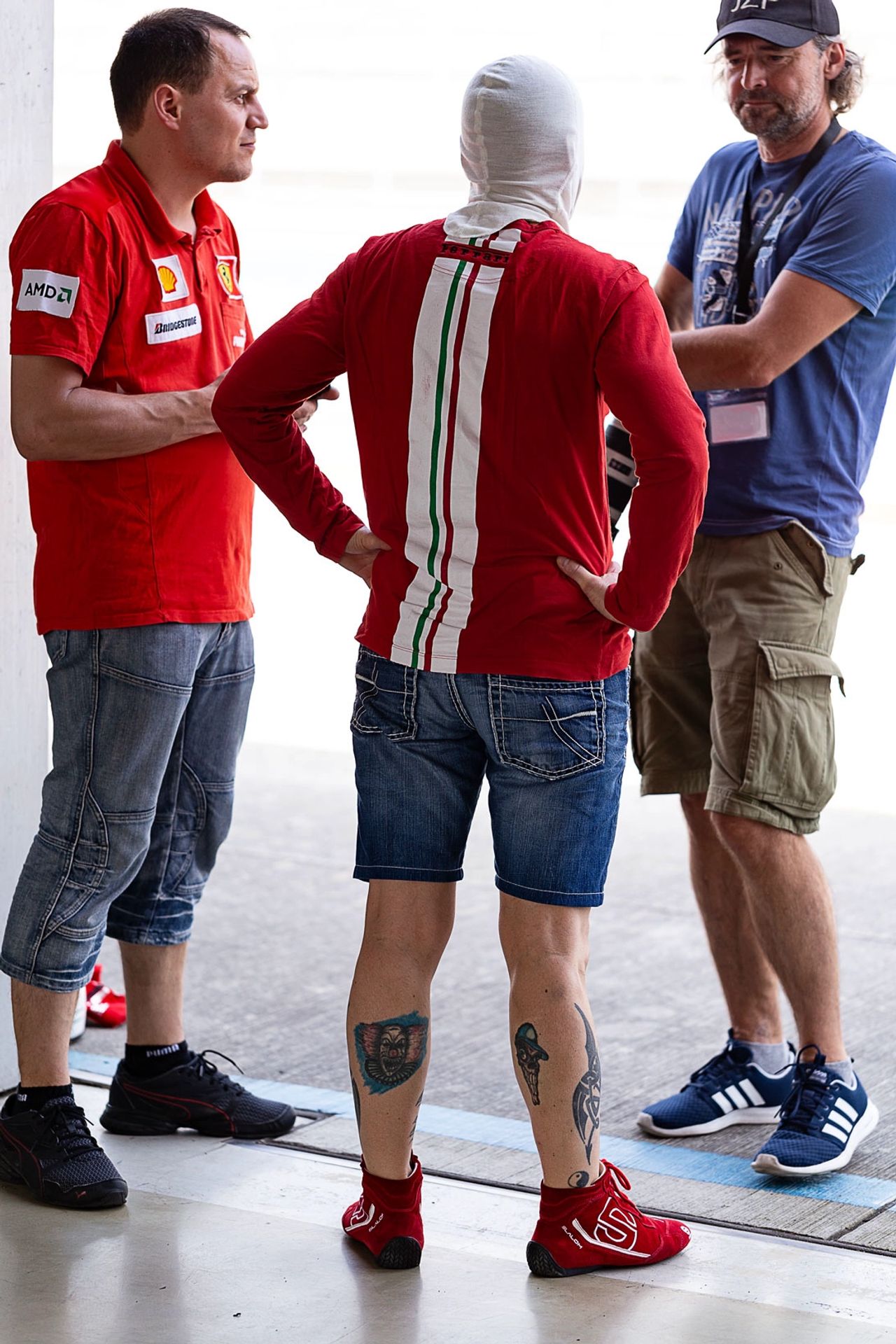 L8-Night Event am Lausitzring L8-Night am Lausitzring: Erfolgreiches Event mit Technikinteressierten, Familien, Maskottchen Loona und Gast Peter Escher auf der Rennstrecke.